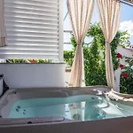 In Arbanija With Bubble Bath * Traù