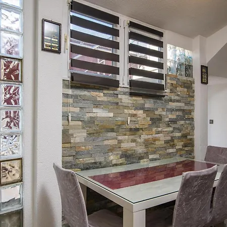 Lejlighed In Arbanija With Bubble Bath Trogir