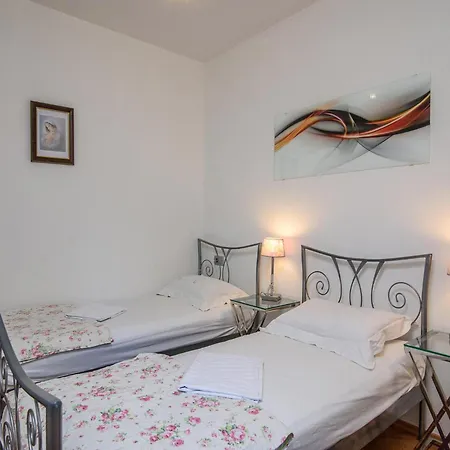 In Arbanija With Bubble Bath * Trogir