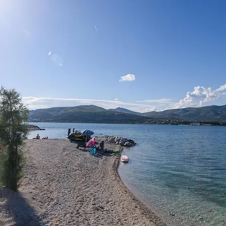 Apartment In Arbanija With Bubble Bath *