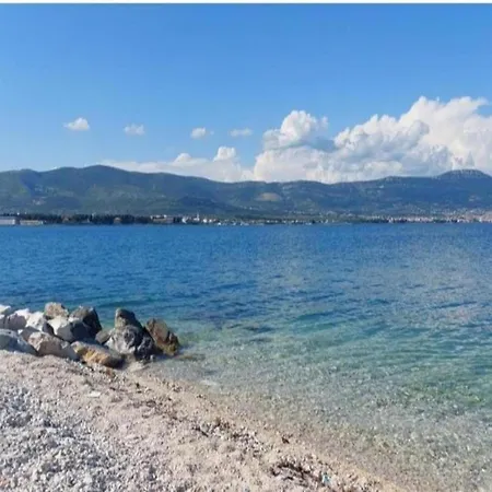 Apartment In Arbanija With Bubble Bath Trogir