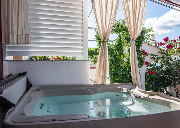 In Arbanija With Bubble Bath * Trogir