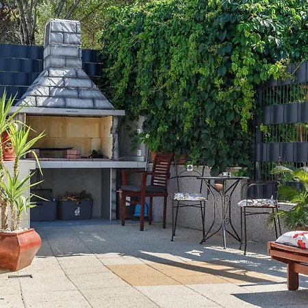 In Arbanija With Bubble Bath Apartman *