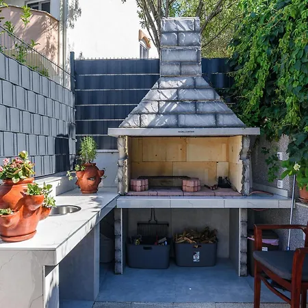 In Arbanija With Bubble Bath Apartman *