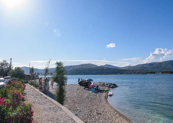 In Arbanija With Bubble Bath 公寓