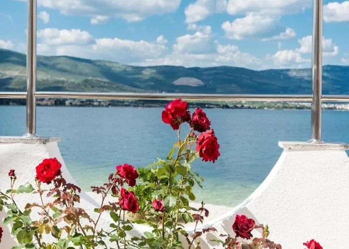 In Arbanija With Bubble Bath Apartman *