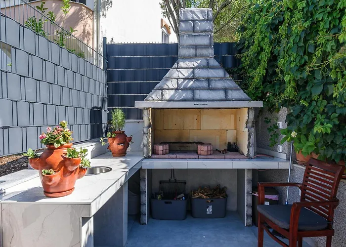 In Arbanija With Bubble Bath Apartman *