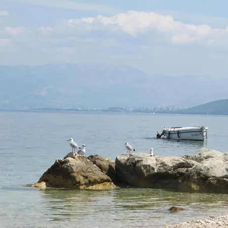 In Arbanija With Bubble Bath 아파트 트로기르